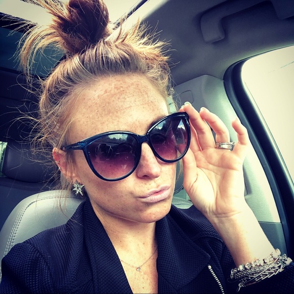 Meet your Posher, Mell - Picture 1 of 1